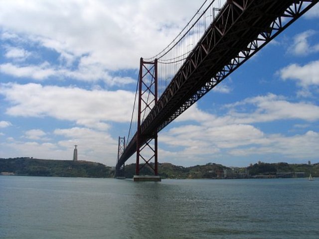 Ponte 25 de Abril