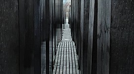 Timeline: Il Memoriale per gli ebrei assassinati d’Europa di Berlino