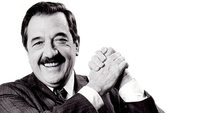 Alfonsín asume como Presidente