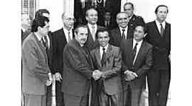 Timeline: HECHOS HISTÓRICOS MÁS DESTACADOS, OCURRIDOS DURANTE LAS PRESIDENCIAS DE RAÚL ALFONSÍN Y CARLOS MENEM