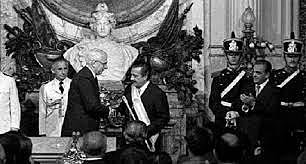 1°Gobierno luego de la Dictadura asumido por Raúl Alfonsín