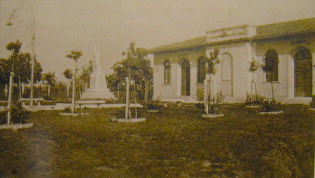 costruzione della scuola