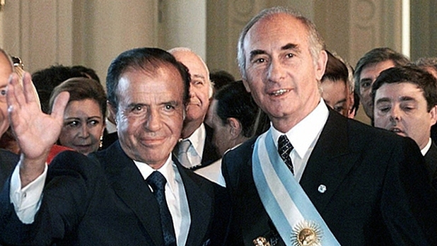 MENEM FINALIZA SU MANDATO PRESIDENCIAL