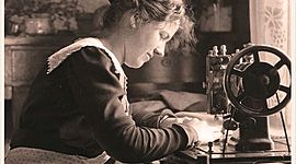 Timeline: EVOLUCIÓN DEL OFIO DE LA COSTURERA