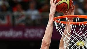 Incluye el Baloncesto masculino en el programa Olímpico