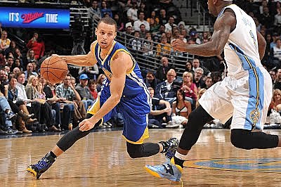 El baloncesto llega a Inglaterra  Aparece el tablero y la línea de los tiros libres se acerca a 4.60 m. de la canasta