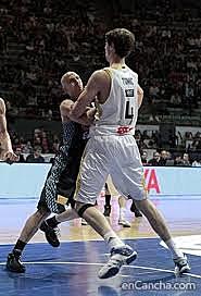 Se legaliza y reglamenta el bloqueo.  El lanzamiento en suspensión hace su aparición por primera vez.