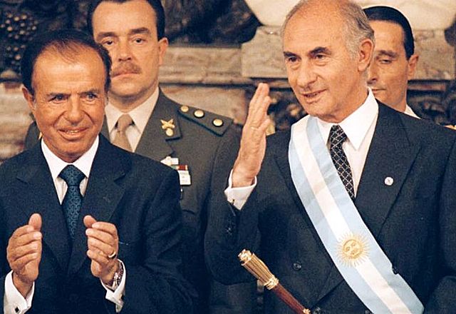 Fernando De la Rúa, asume como presidente