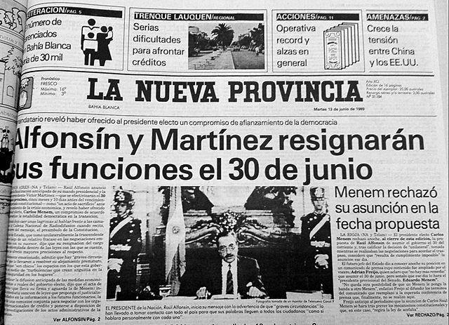 Alfonsín anuncia que renuncia a la presidencia