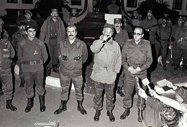 Se produce el primer levantamiento carapintada