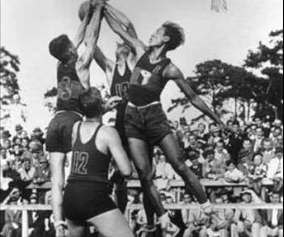 Primer partido profesional.