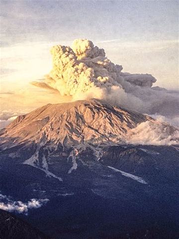 La montaña Santa Helena estalló y mató 50 personas