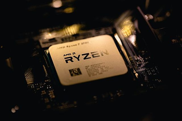 AMD RYZEN 3 3250C