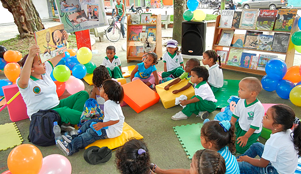 Principio de los hogares comunitarios.