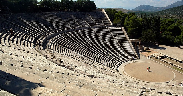 Construcción de teatros.