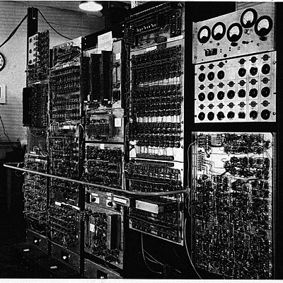 Timeline: 40-е - начало 50-х гг. XX в. создание ЭВМ на электронных лампах