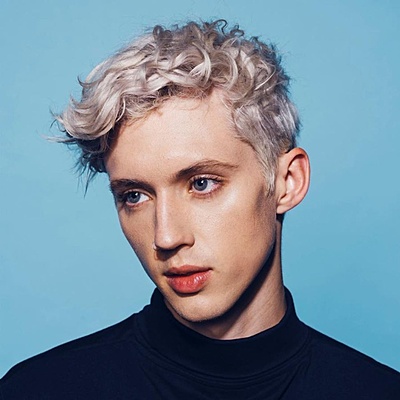 Timeline: Línea de Tiempo TROYE SIVAN