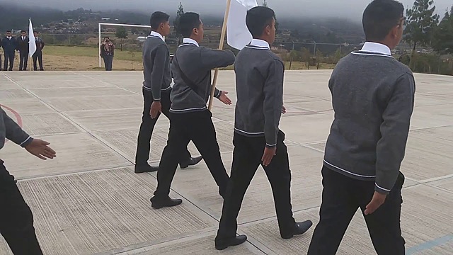 Participe en un concurso de escoltas