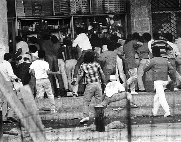 CRISIS ECONOMICA/SAQUEOS