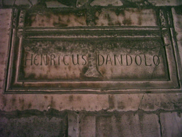 4th Crusade takes  Constantinople