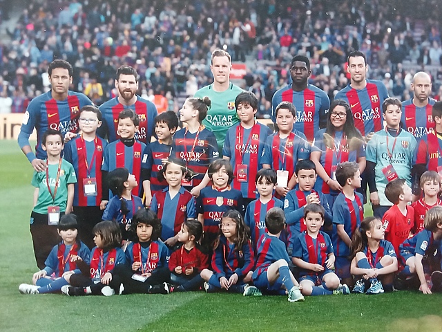 Foto amb el jugadors del Barça