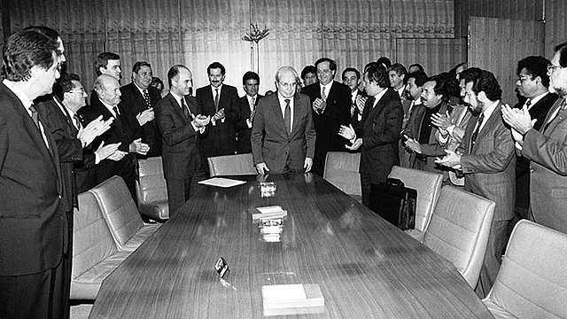 El Gobierno y el FMLN emiten el "Acuerdo de San Jose" sobre el tema de Derechos Humanos