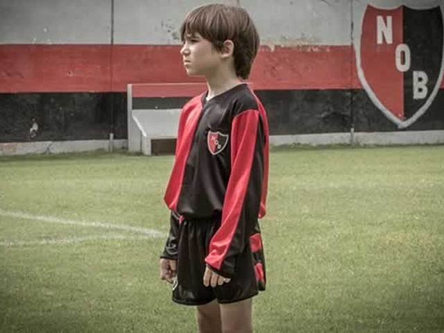 Messi enters the lower divisions of Newell's Old Boys.