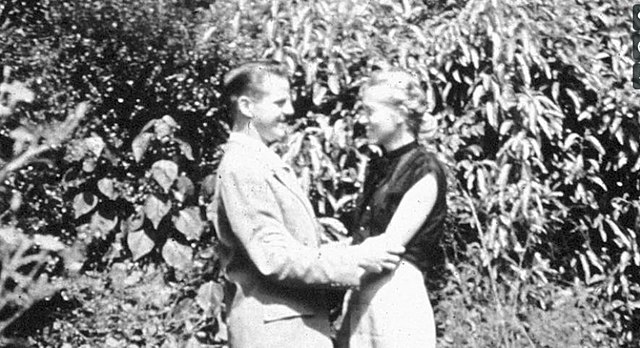 Jim marries Elisabeth Howard.