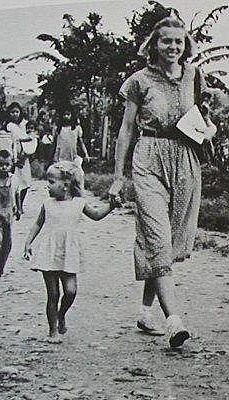 Elisabeth Elliot returns to the Auca tribe.