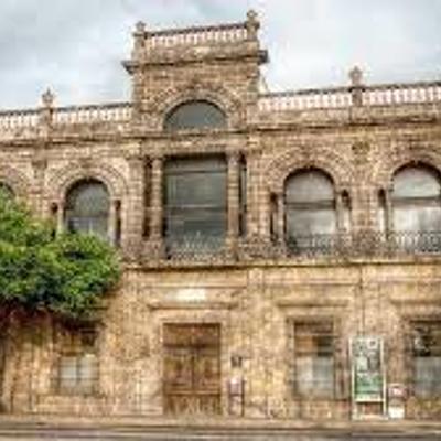 Timeline: the house of the dogs