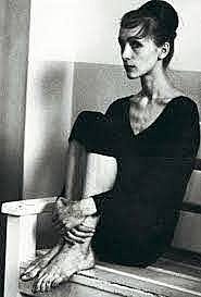 Pina Bausch studies at Folkwang School Essen