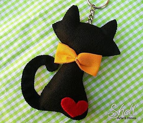 Readıng Dıarıes and creatıng felt key chaıns