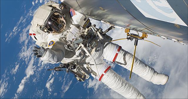 Primera Caminata Espacial