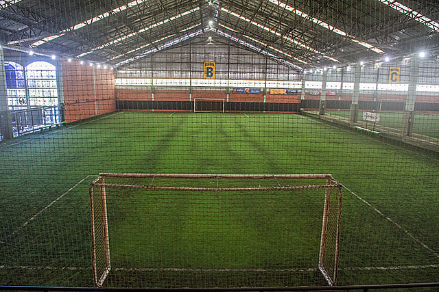 I start playing soccer at Wallau