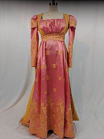 {Economic success}  Promoted French industries.