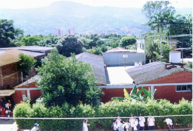 Otro nombre al colegio