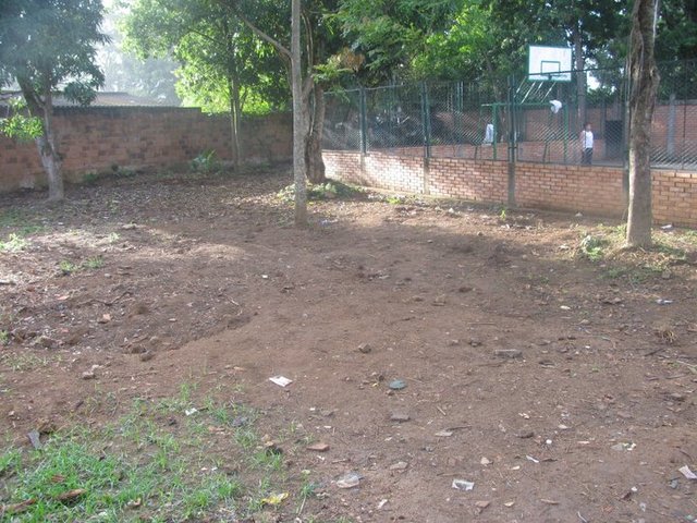 el que va a ser el sendero ecologico de la institucion