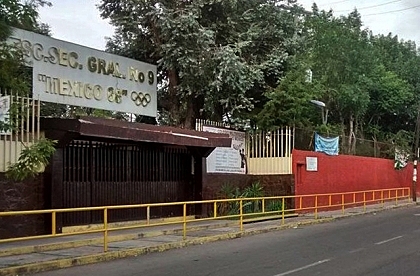 Entro a la escuela México 68 y me gradúo.