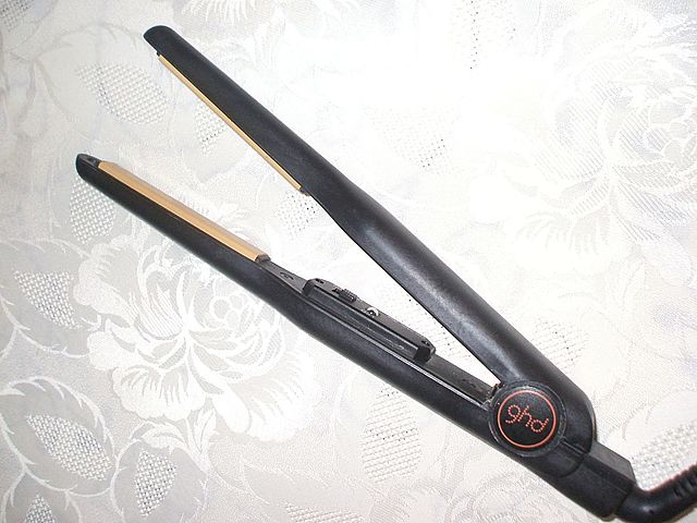 LA PRIMERA PLANCHA DEL PELO .