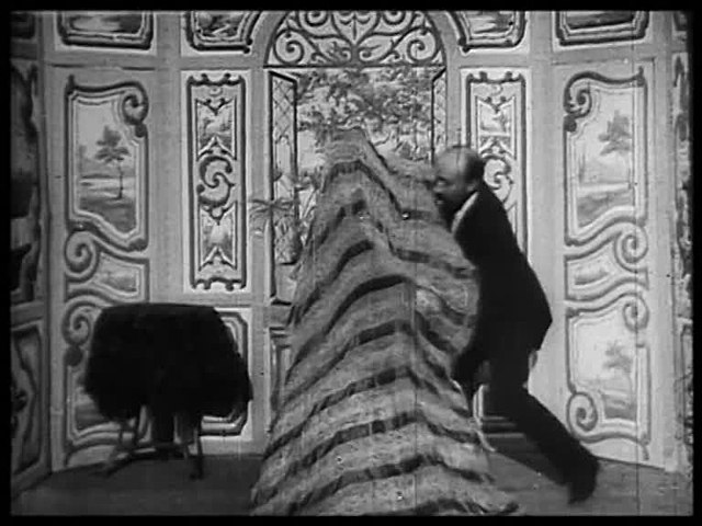 Escamotage d'une dame au théâtre Robert-Houdin de George Méliès (FR)
