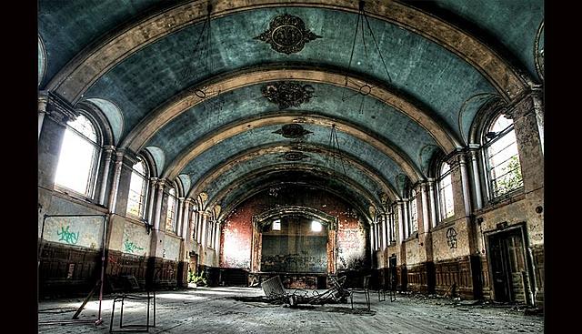 Gran Bretaña aprueba ley que autoriza los manicomios y regula la admisión de pacientes en ellas