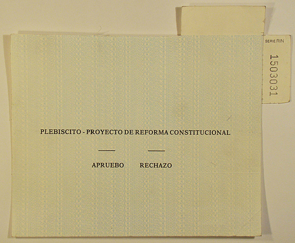 Una nueva constitución que aprobó el regíme terminó