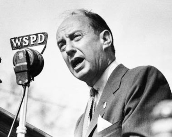 Adlai confronts a Soviets representative but he refuses to answer.