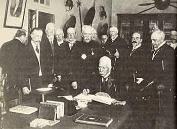 El periodo presidencial se extiende de 4 a 6 años.