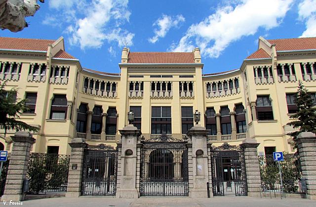 entrada a l'institut