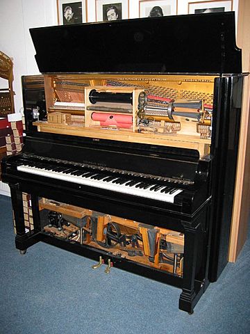 LA PIANOLA