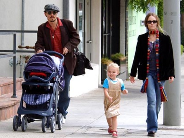 Was born his daughter Lily-Rose Melody Depp.