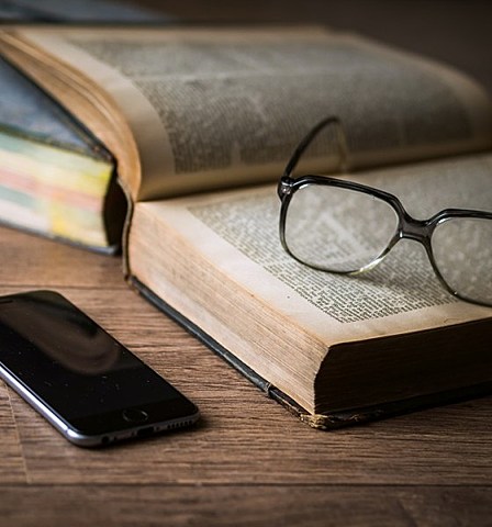 Pequeño aumento de años de estudio.