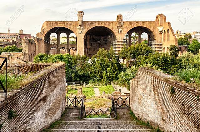 BASÍLICA DE MAJENCIO Y CONSTANTINO