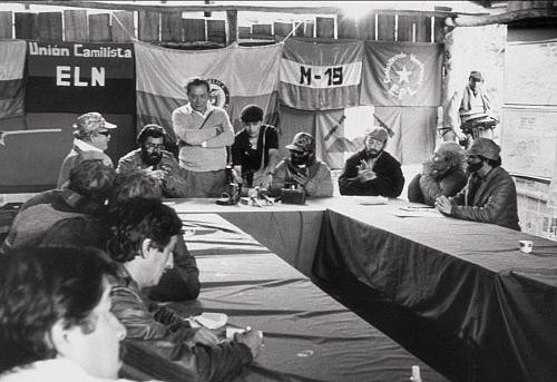 Las FARC, el Ejército de Liberación Nacional (ELN) y el Ejército Popular de Liberación (EPL) crean la Coordinadora Guerrillera Simón Bolívar.